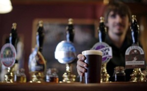 guy-pouring-beer